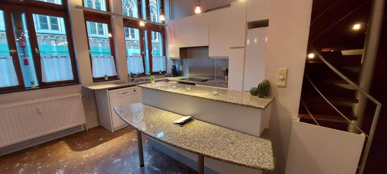 Duplex 2 Chambres Situe Au Centre Du Coeur Historique De 列日 外观 照片